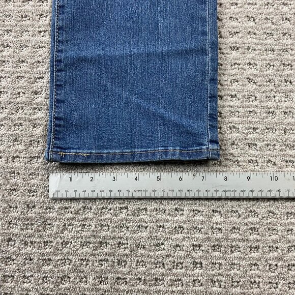 Signature by Levi's Straus Modern Straight Women's Jeans Size 16M 33X32 Denim - Picture 14 of 14